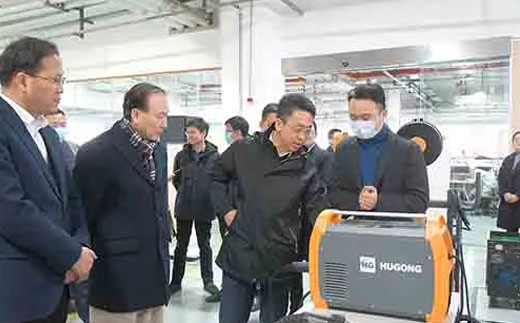 南昌市委常委、副市长王万征一行莅临上；；；；；；；Ｄ瞎琋G28集团总部考察